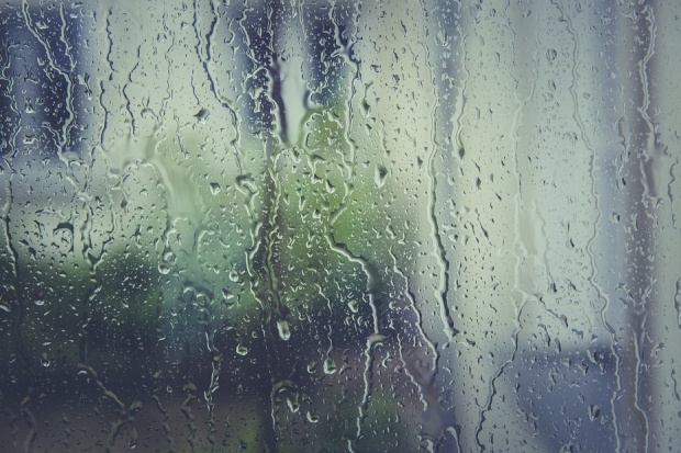 condensation sur vos fenêtres : comment l'éviter ? une bonne aération et un bonne ventilation de votre maison.
